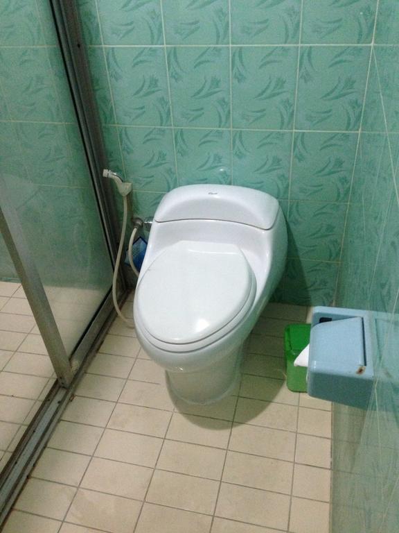 Global Inn Keluarga Sedati Pokoj fotografie